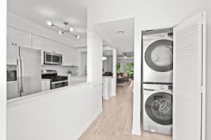 8247 San Carlos Cir, Tamarac, FL 33321 Sold 10/24/24