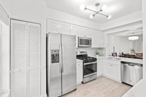 8247 San Carlos Cir, Tamarac, FL 33321 Sold 10/24/24