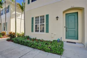 713 SW 2nd Ave 713, Pompano Beach, FL 33060 Sold 12/09/24