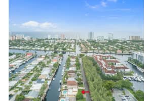 2605 SE 15th St, Pompano Beach, FL 33062 Sold 01/24/25