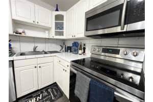 1127 Sussex Dr, North Lauderdale, FL 33068 Sold 12/06/24
