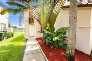 271 NW 151st Ave, Pembroke Pines, FL 33028 Sold 02/21/25