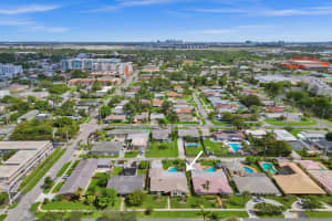 211 SE 2nd Ter, Dania Beach, FL 33004 Sold 04/22/25