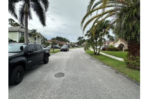 900 Altavista Ter, Davie, FL 33325 Sold 03/14/25