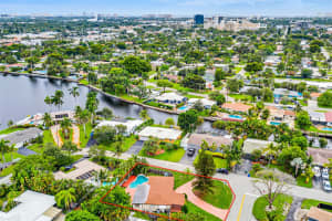 1361 NE 47th St, Oakland Park, FL 33334 Sold 12/16/24