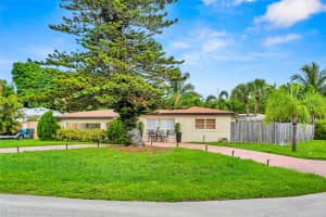 1361 NE 47th St, Oakland Park, FL 33334 Sold 12/16/24