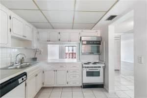 215 SE 3rd Ave 305D, Hallandale Beach, FL 33009 Sold 10/16/24