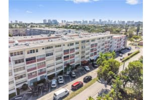 215 SE 3rd Ave 305D, Hallandale Beach, FL 33009 Sold 10/16/24