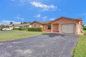 9805 NW 70TH CT, Tamarac, FL 33321 Sold 10/25/24