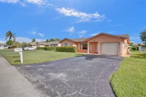 9805 NW 70TH CT, Tamarac, FL 33321 Sold 10/25/24