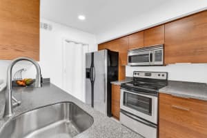 2647 Nw 33rd St 2304, Oakland Park
