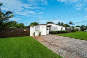 5601 NE 8th Ave, Oakland Park, FL 33334 Sold 02/28/25
