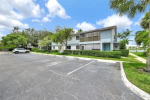 2749 S Oakland Forest Dr 204, Oakland Park, FL 33309 Sold 11/01/24