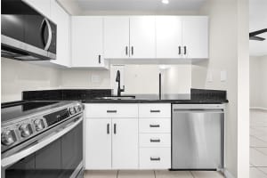 2749 S Oakland Forest Dr 204, Oakland Park, FL 33309 Sold 11/01/24