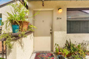 415 NW 210th St 204, Miami, FL 33169 Sold 11/27/24