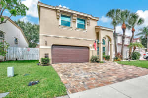 974 NW 155th Ter, Pembroke Pines, FL 33028 Sold 02/18/25