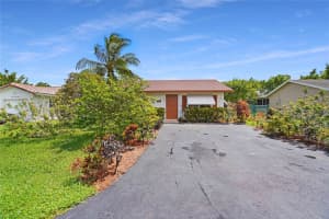 9706 NW 70th Ct, Tamarac, FL 33321 Sold 09/26/24