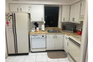 7320 Lake Circle Dr 305, Margate, FL 33063 Sold 10/15/24