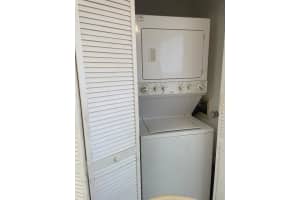 7320 Lake Circle Dr 305, Margate, FL 33063 Sold 10/15/24