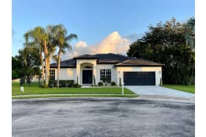 9247 Emily Cir, Lake Worth, FL 33467 Sold 11/18/24
