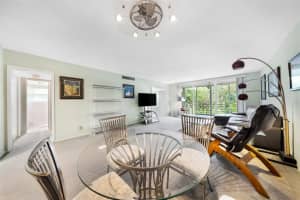 550 Oaks Ln 206, Pompano Beach, FL 33069 Sold 08/01/25