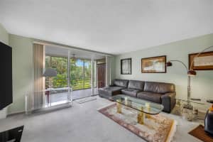 550 Oaks Ln 206, Pompano Beach, FL 33069 Sold 08/01/25
