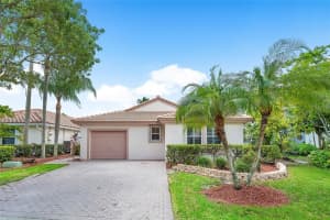 7222 NW 1st Mnr, Plantation, FL 33317 Sold 12/31/24