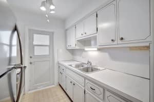 2121 NE 42nd Ct 110c, Lighthouse Point, FL 33064 Sold 11/06/24