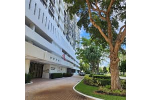 17720 N Bay Rd 11D, Sunny Isles Beach, FL 33160 Sold 04/30/25