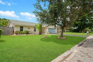 8538 NW 27th Dr, Coral Springs, FL 33065 Sold 10/25/24