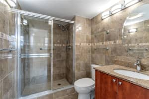9200 N Hollybrook Lake Dr 109, Pembroke Pines, FL 33025 Sold 11/05/24