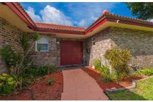 8644 NW 29th Dr, Coral Springs, FL 33065 Sold 10/01/24
