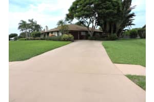 3043 NE Ivy Ln, Jensen Beach, FL 34957 Sold 10/24/24