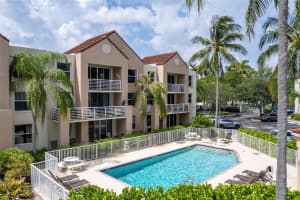 2711 Ocean Club Blvd 101, Hollywood, FL 33019 Sold 02/14/25