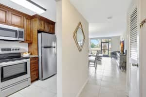 7991 N Sunrise Lakes Dr 110, Sunrise, FL 33322 Sold 10/22/24