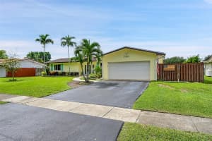 7140 NW 10th Ct, Plantation, FL 33313 Sold 10/08/24