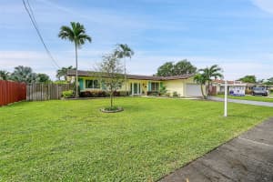 7140 NW 10th Ct, Plantation, FL 33313 Sold 10/08/24