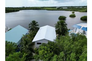 330 Woods Ave, Tavernier, FL 33070 Sold 02/11/25