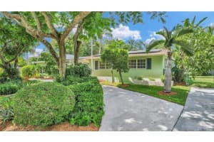 8865 SW 171st St, Palmetto Bay, FL 33157 Sold 12/09/24