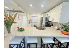 9440 Poinciana Pl 105, Davie, FL 33324 Sold 05/08/25