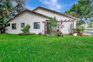 9854 NW 16th Ct, Pembroke Pines, FL 33024 Sold 10/22/24