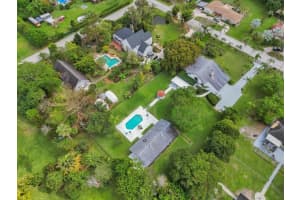 11811 SW 3rd St, Plantation, FL 33325 Sold 08/11/25