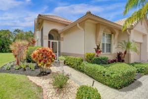 8872 Shoal Creek Ln 1, Boynton Beach, FL 33472 Sold 10/10/24