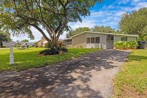 2830 N 62nd Ave, Hollywood, FL 33024 Sold 01/07/25