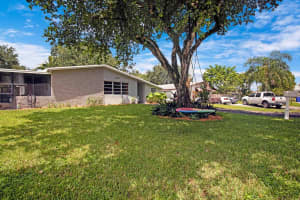 2830 N 62nd Ave, Hollywood, FL 33024 Sold 01/07/25