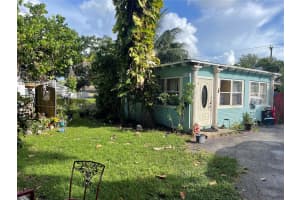 2739 Lincoln St, Hollywood, FL 33020 Sold 04/04/25