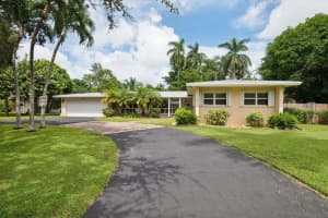 812 Holly Ln, Plantation, FL 33317 Sold 12/03/24