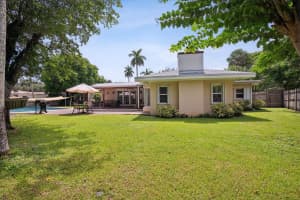 812 Holly Ln, Plantation, FL 33317 Sold 12/03/24