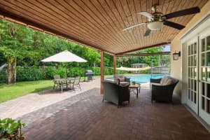 812 Holly Ln, Plantation, FL 33317 Sold 12/03/24