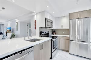 3250 N Palm Aire Dr 207, Pompano Beach, FL 33069 Sold 03/14/25
